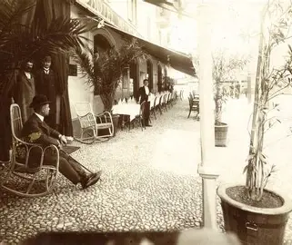 Storica immagine della Terrazza Ristorante Imbarcadero alla fine del'800
