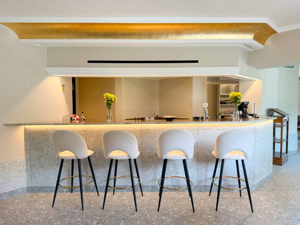 Bancone bar interno del Ristorante Imbarcadero 1892 Lago di Como